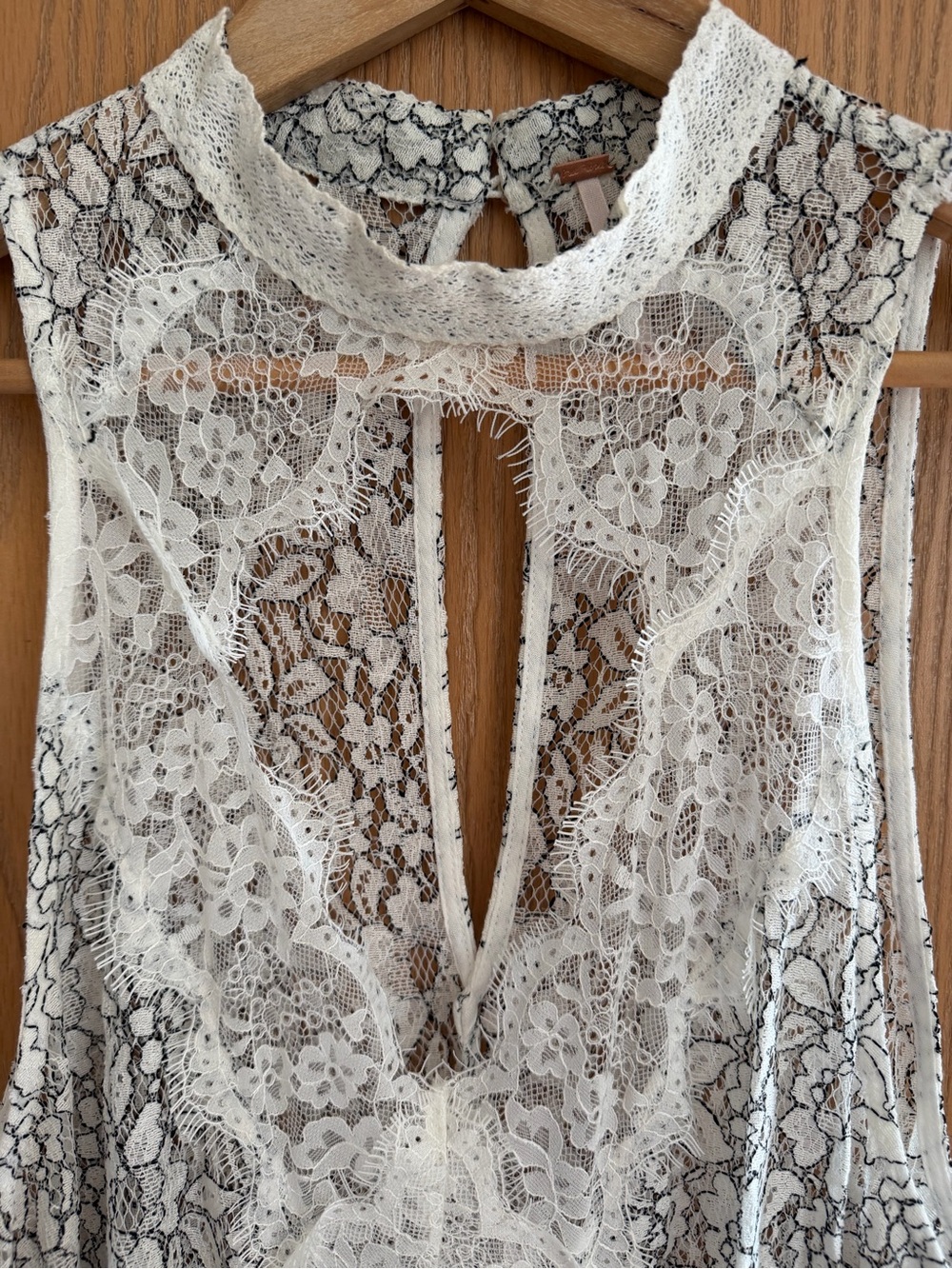 Free People Tell Tale Heart White Black Lace Boho Tunic Dress Women’s Size L - Picture 4 of 13